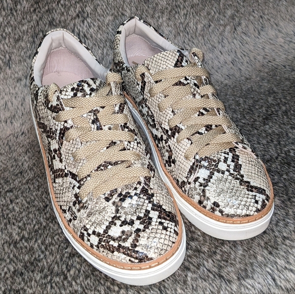 Zara Faux Python Lace Up Sneaker Women's 8 - Picture 10 of 12